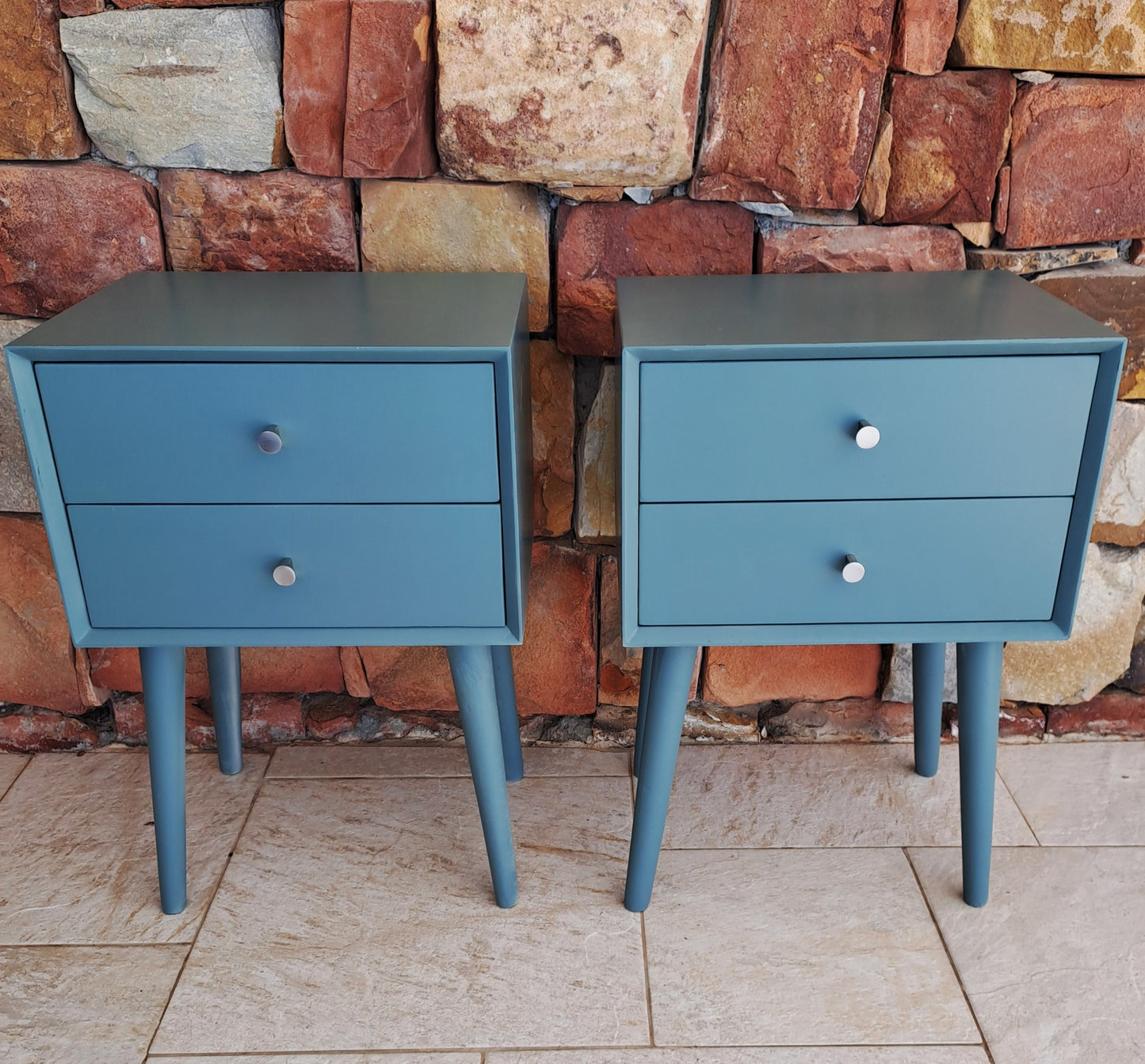 Soft Green Retro Pedestal