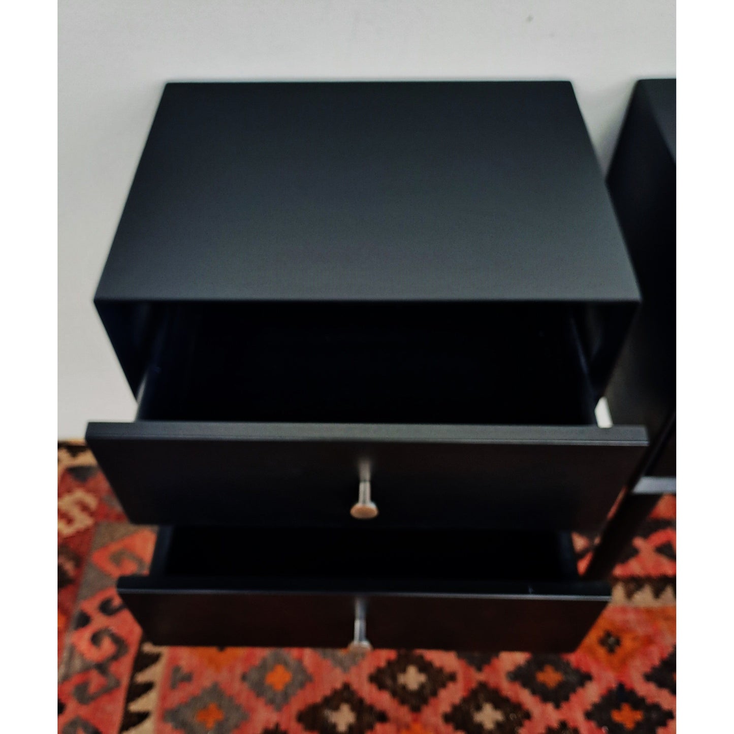 Black Retro Pedestal
