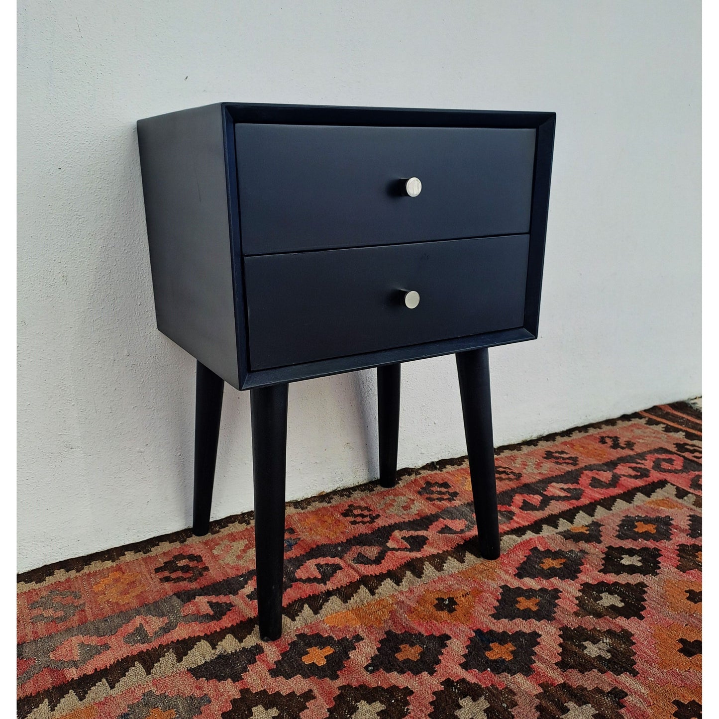 Black Retro Pedestal