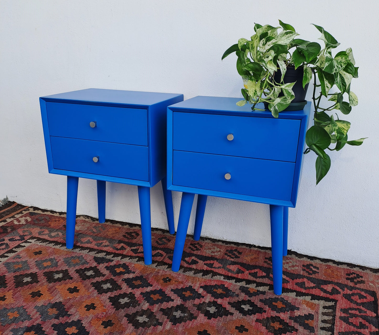 Light Blue Retro Pedestal