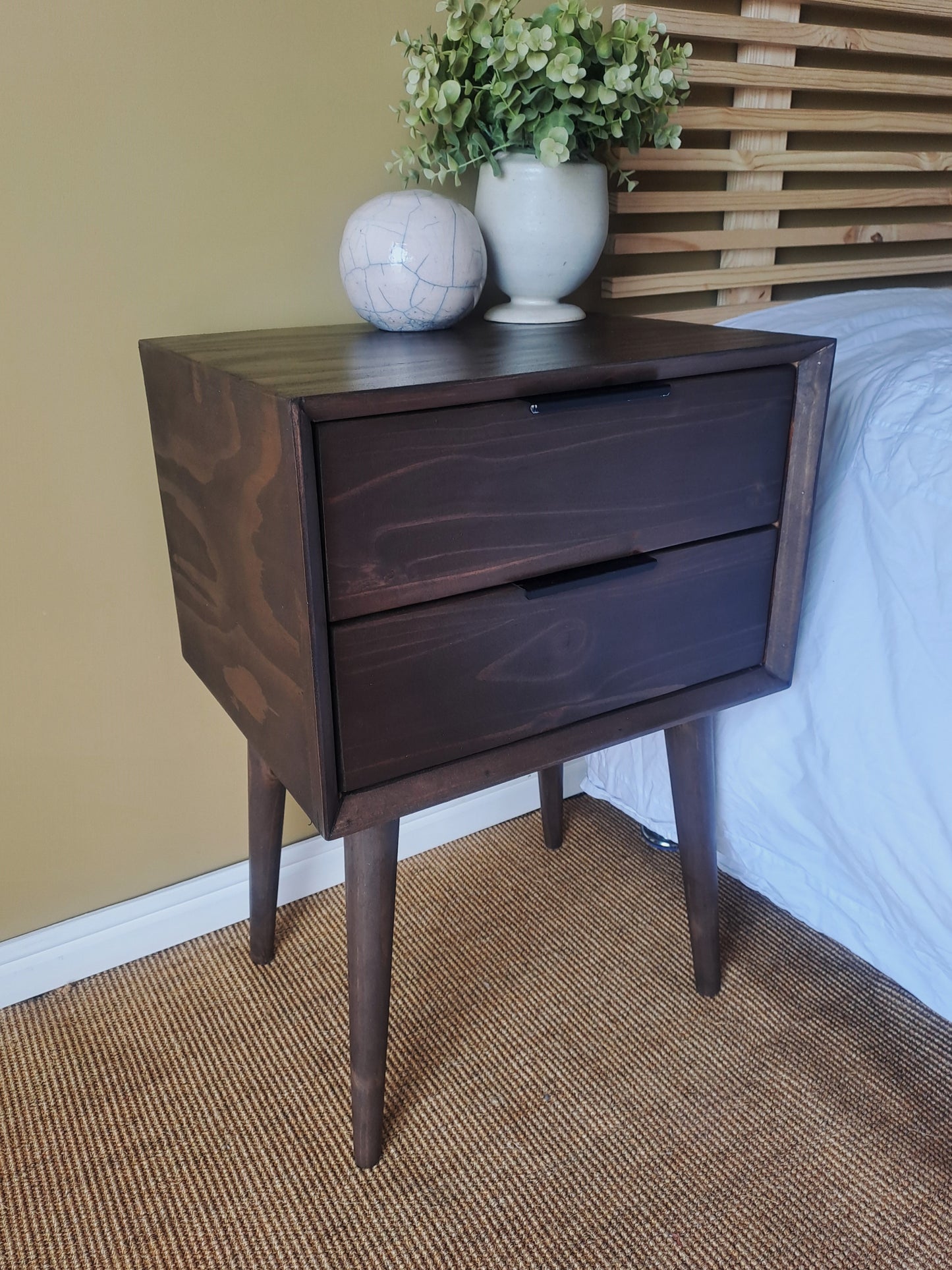 Natural Dark Wood Retro Pedestal