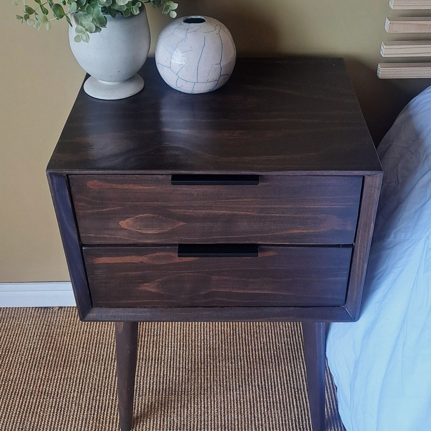 Natural Dark Wood Retro Pedestal