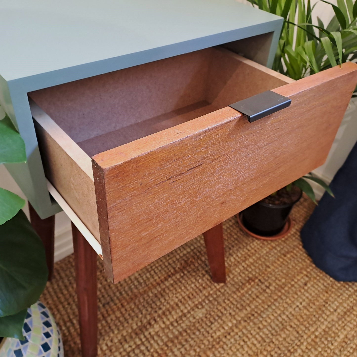 Soft Green And Natural Sorento Pedestal