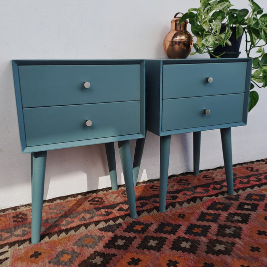 Soft Green Retro Pedestal