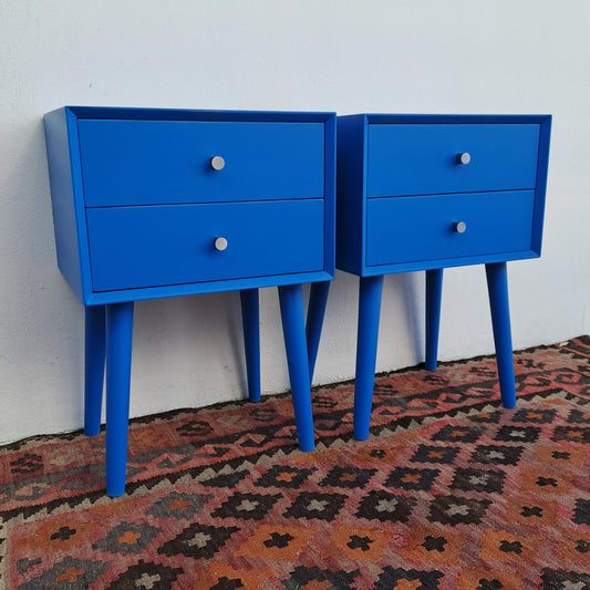 Light Blue Retro Pedestal