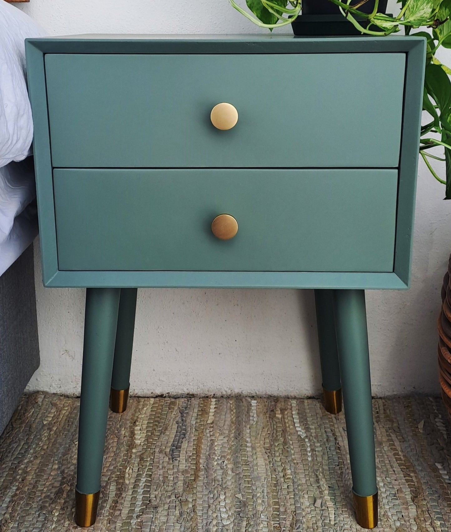 Gold Capped Soft Green Retro Pedestal