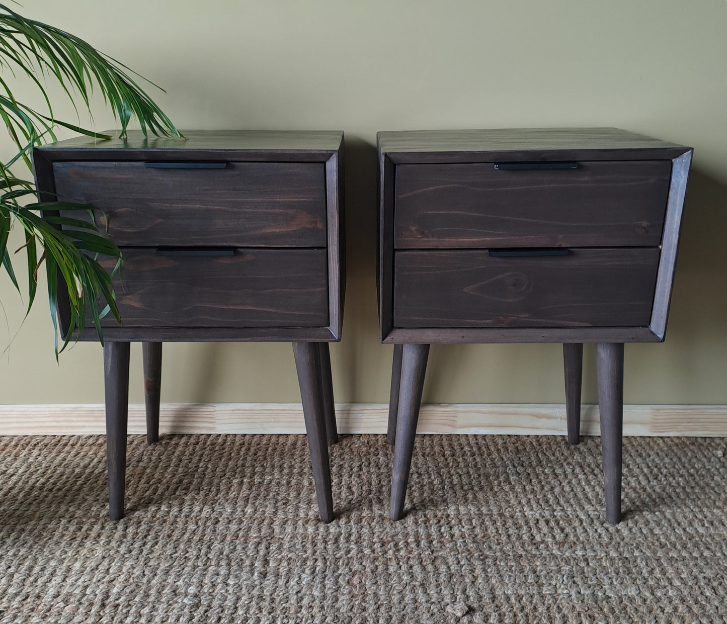 Natural Dark Wood Retro Pedestal