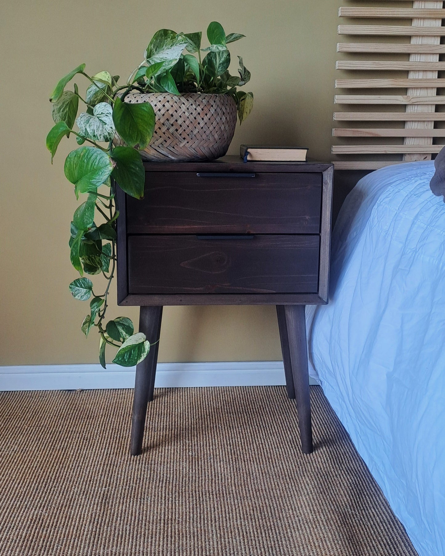 Natural Dark Wood Retro Pedestal