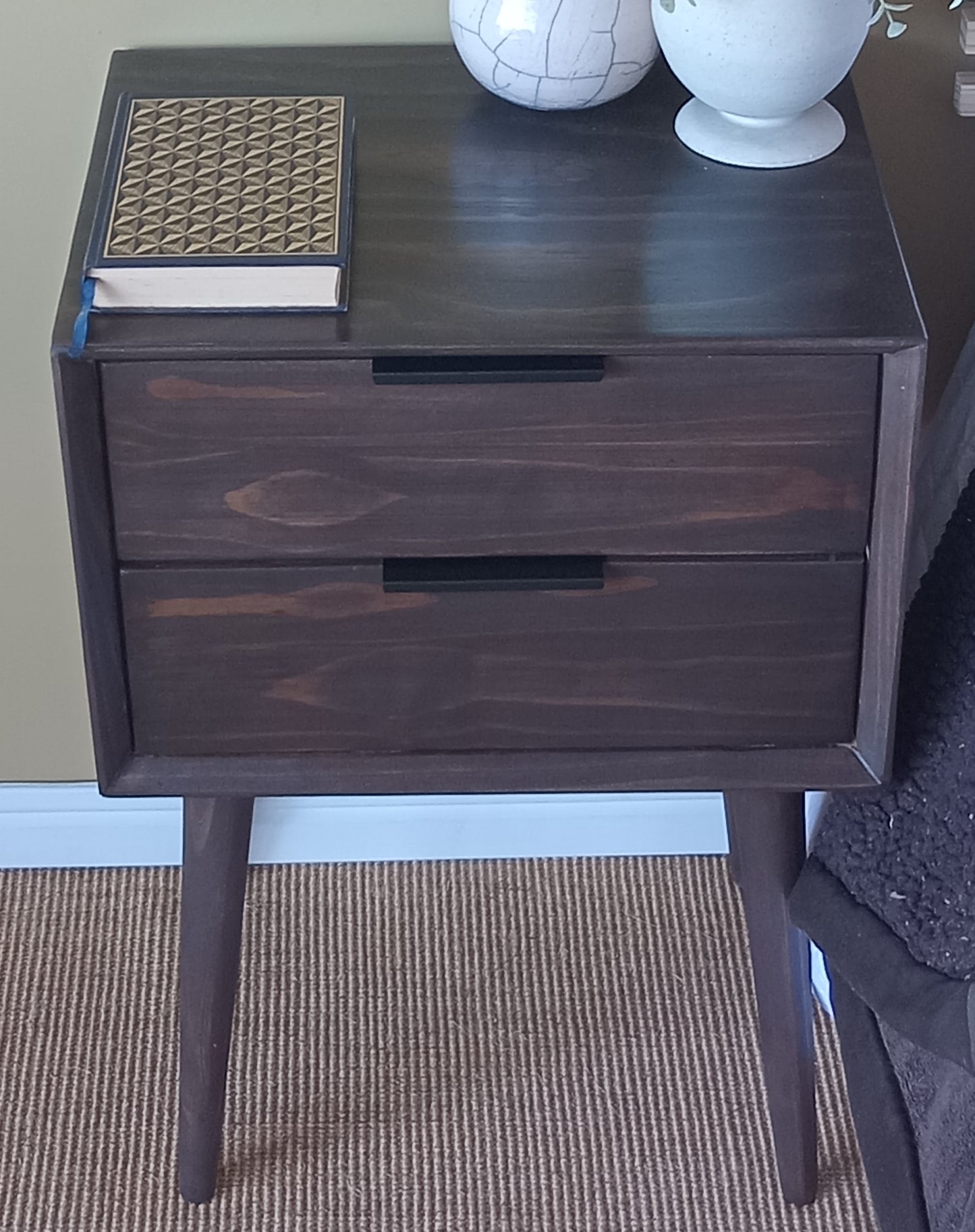 Natural Dark Wood Retro Pedestal