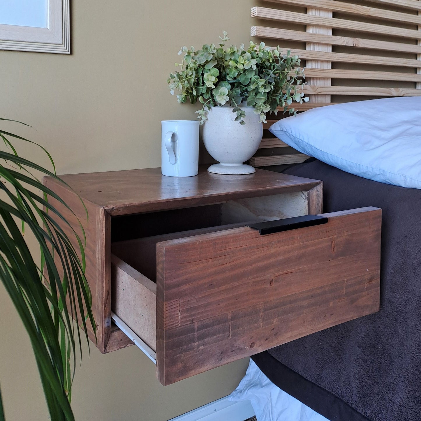 Terra Finish Floating Pedestal