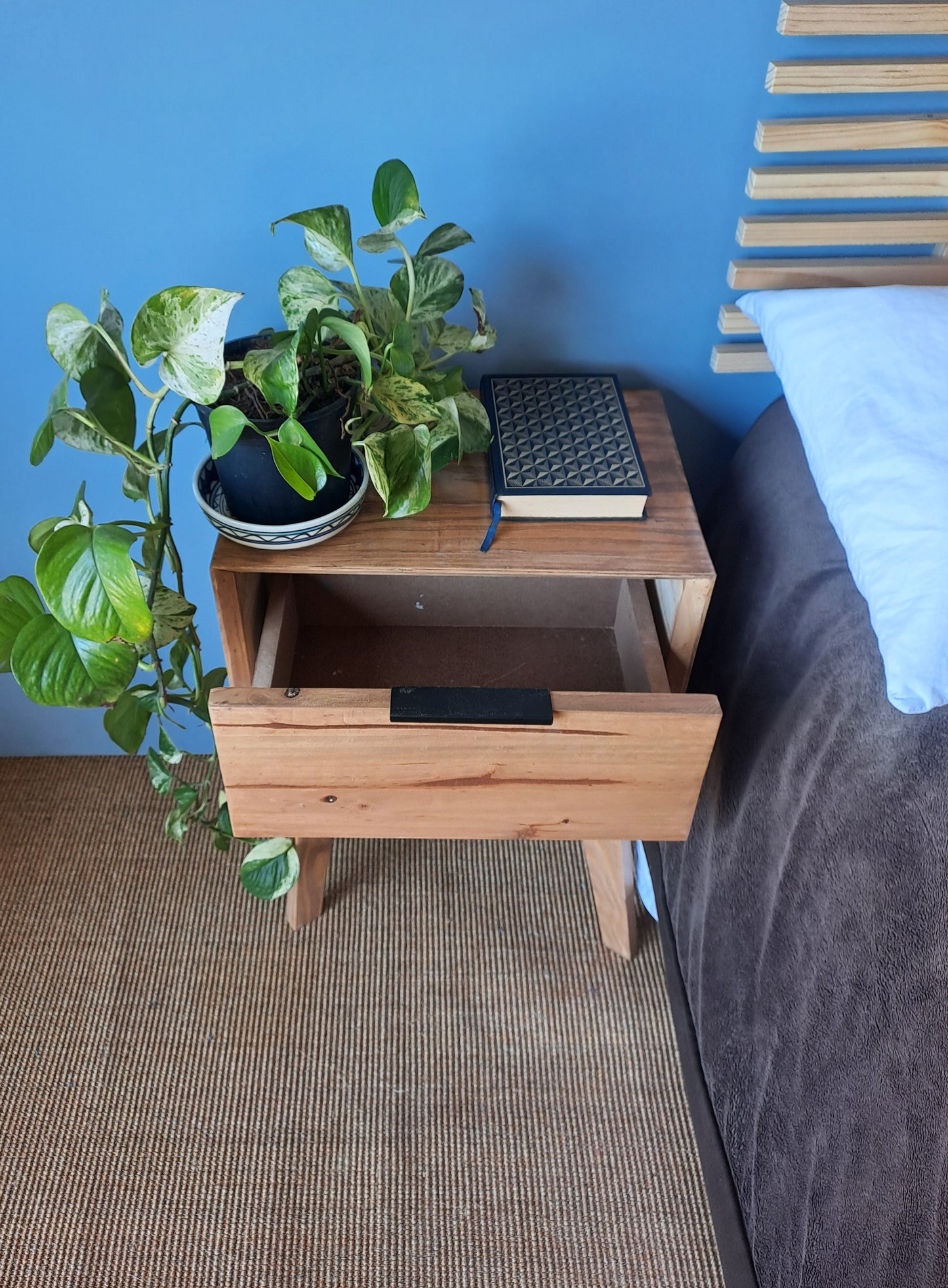 Brown Sandalwood Finish Sorento