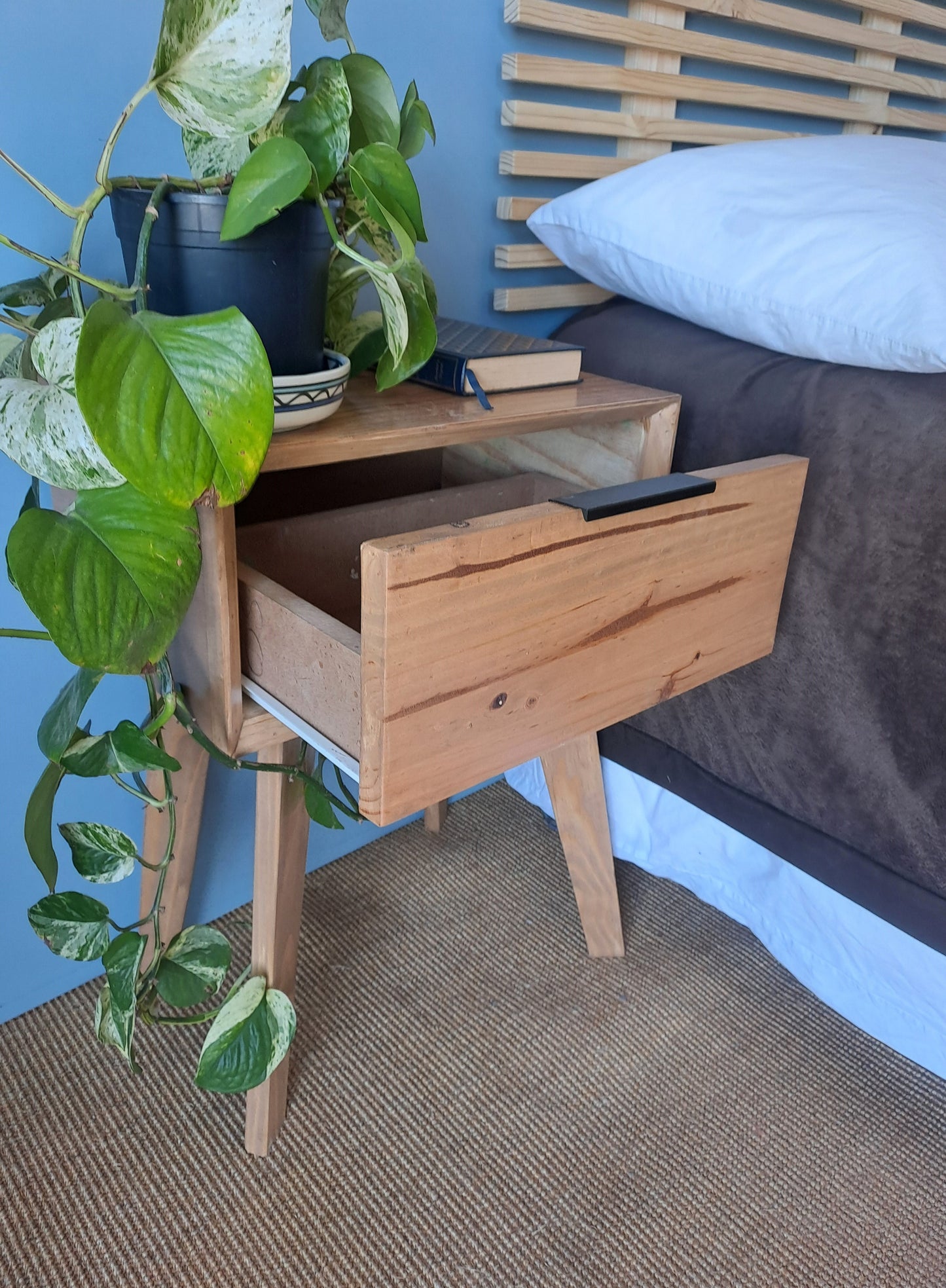 Brown Sandalwood Finish Sorento