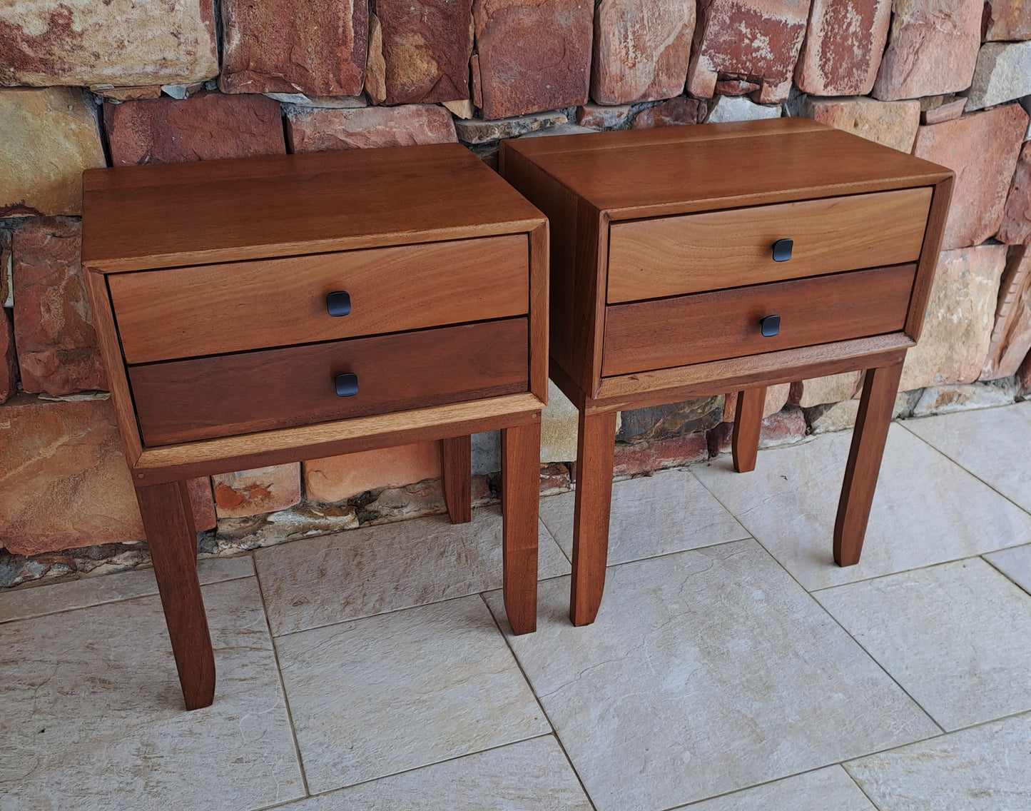 Solid Hardwood Modena Pedestal