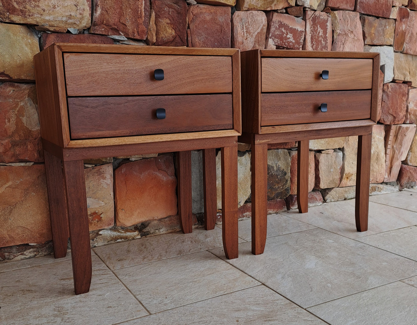 Solid Hardwood Modena Pedestal