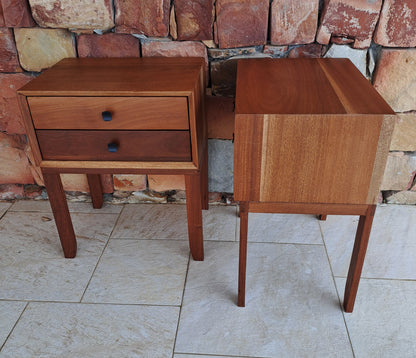 Solid Hardwood Modena Pedestal
