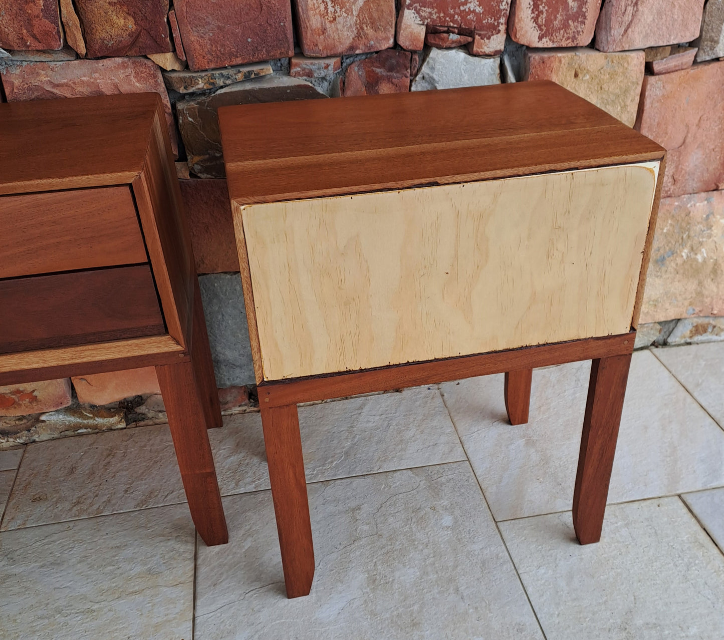 Solid Hardwood Modena Pedestal